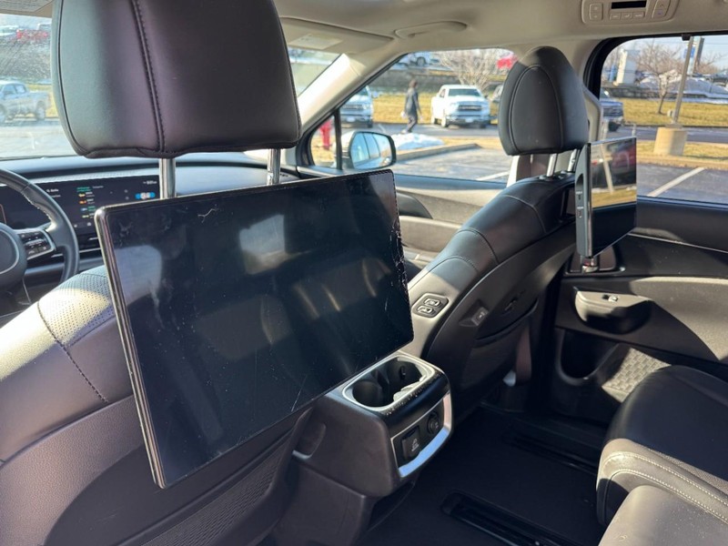 Kia Carnival Vehicle Image 11