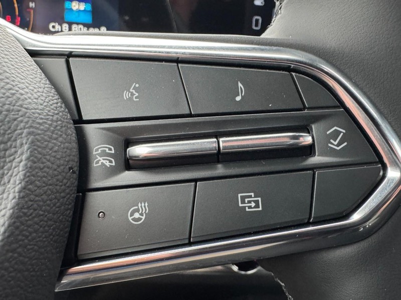 Chevrolet Equinox Vehicle Image 12