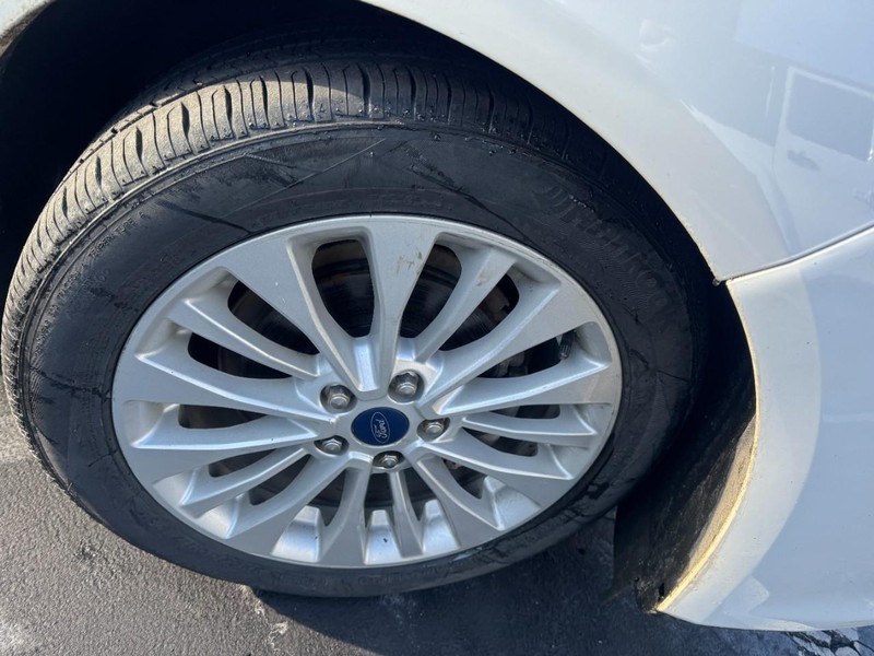 Ford C-Max Hybrid Vehicle Image 05