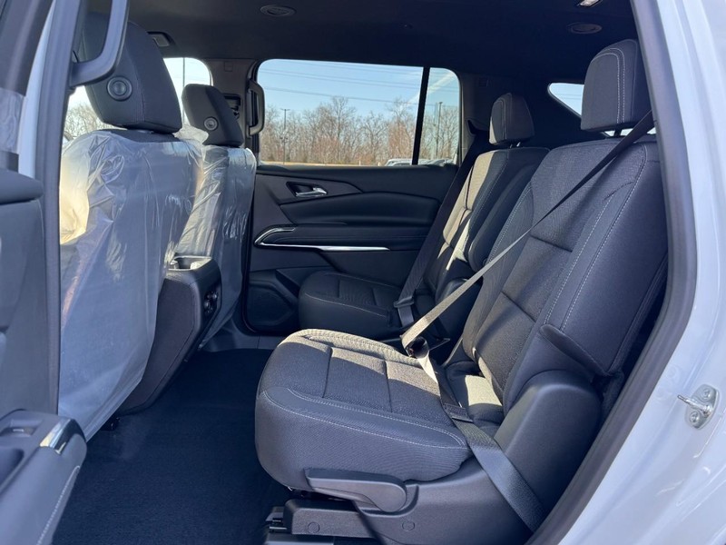 Chevrolet Traverse Vehicle Image 07