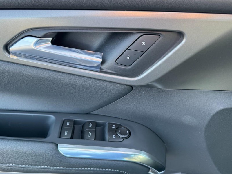 Chevrolet Traverse Vehicle Image 10