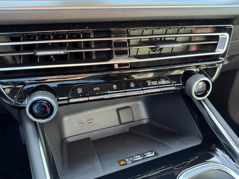 Chevrolet Traverse Vehicle Image 13