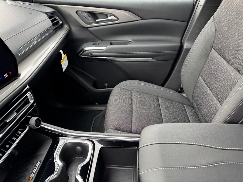 Chevrolet Traverse Vehicle Image 09