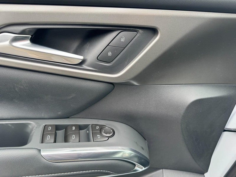 Chevrolet Traverse Vehicle Image 11