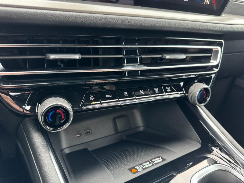 Chevrolet Traverse Vehicle Image 14