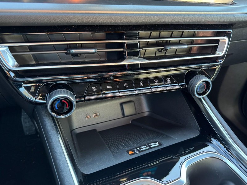 Chevrolet Traverse Vehicle Image 13