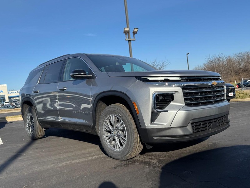 Chevrolet Traverse Vehicle Image 02