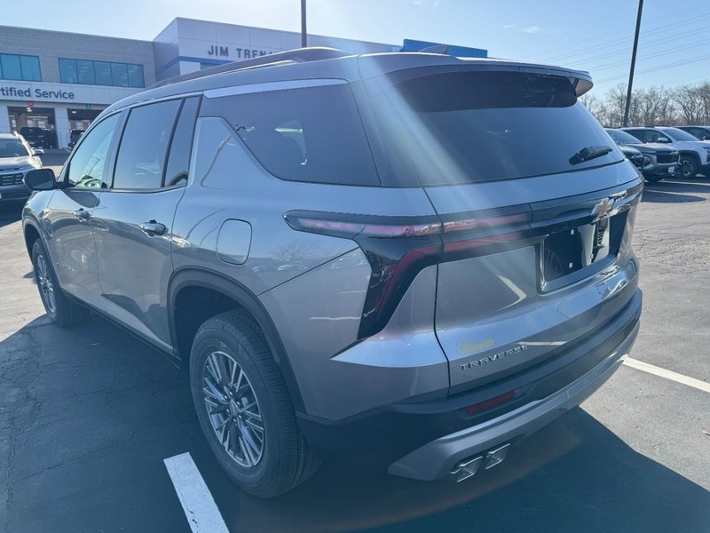 Chevrolet Traverse Vehicle Image 05