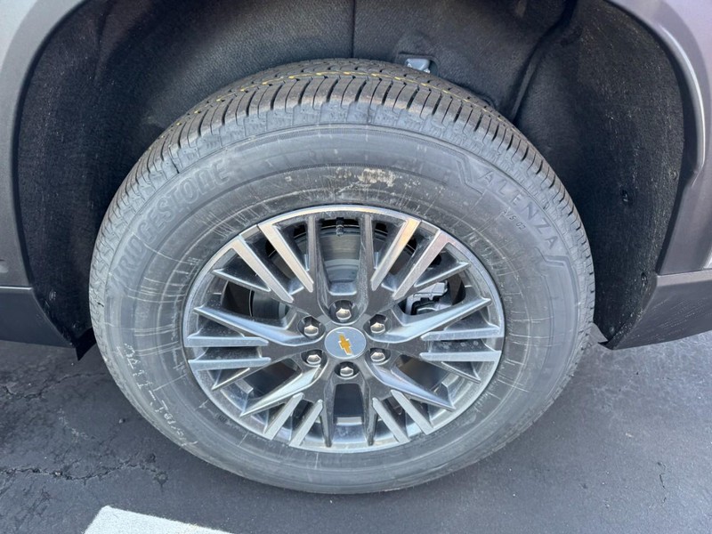 Chevrolet Traverse Vehicle Image 06