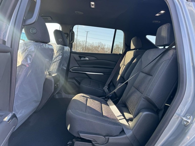 Chevrolet Traverse Vehicle Image 07