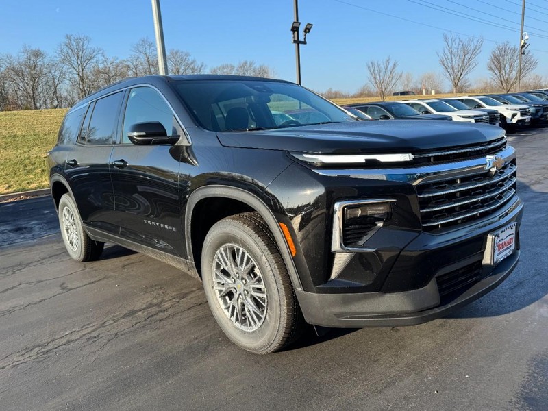 Chevrolet Traverse Vehicle Image 02