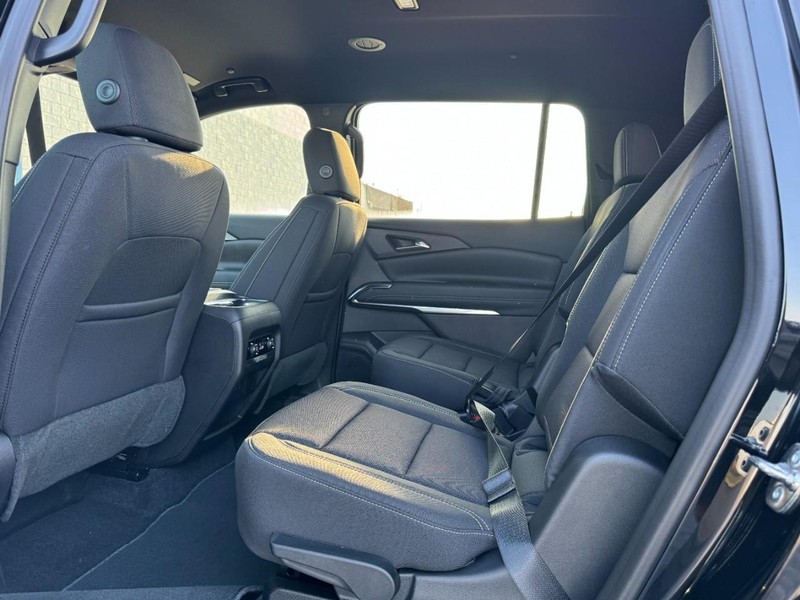 Chevrolet Traverse Vehicle Image 07