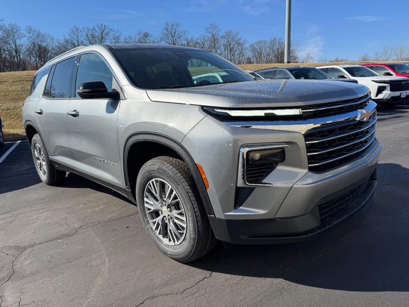 Chevrolet Traverse Vehicle Image 02