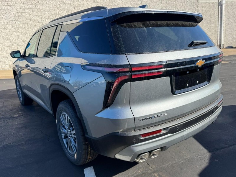 Chevrolet Traverse Vehicle Image 04