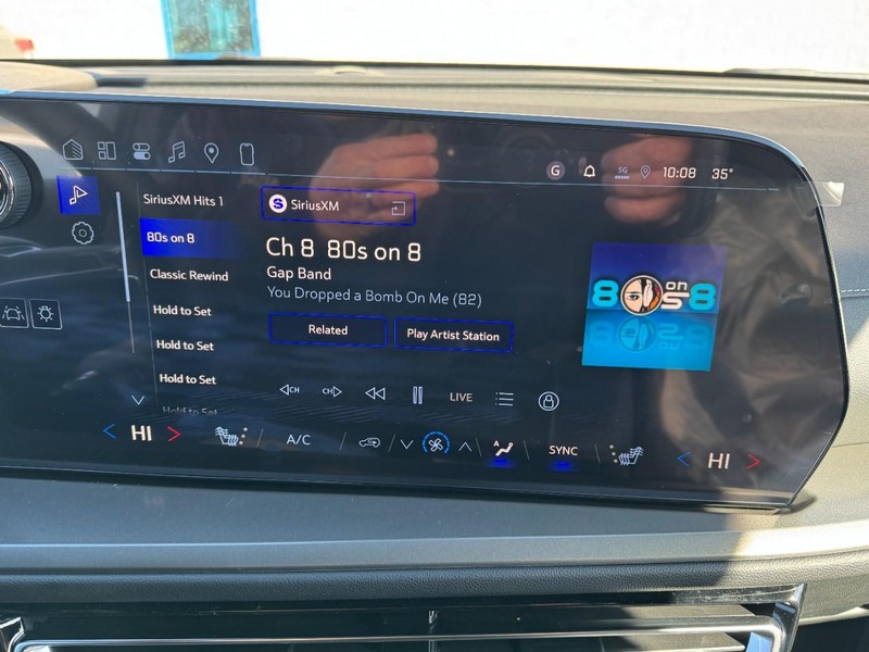 Chevrolet Traverse Vehicle Image 13