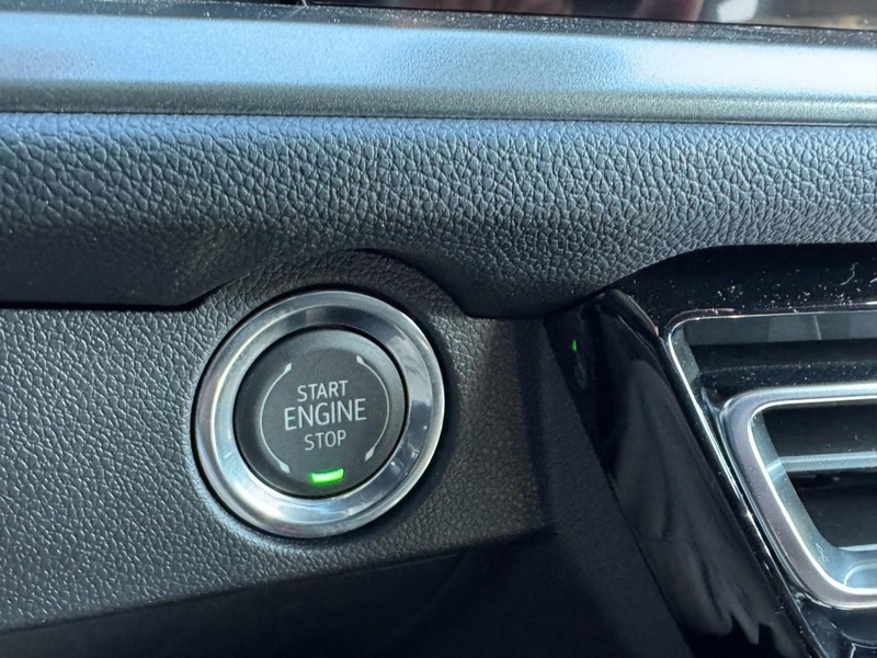 Chevrolet Traverse Vehicle Image 16