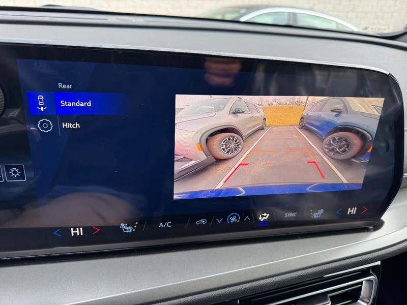 Chevrolet Traverse Vehicle Image 16