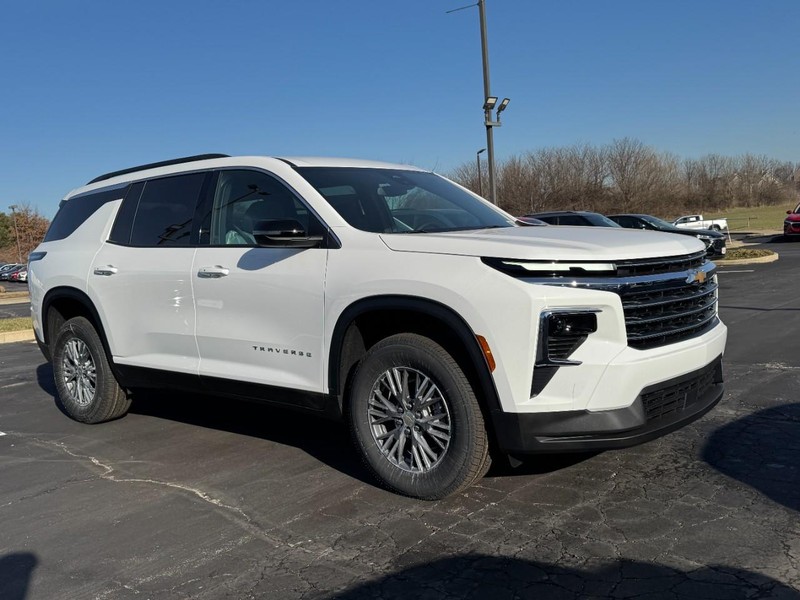 Chevrolet Traverse Vehicle Image 02