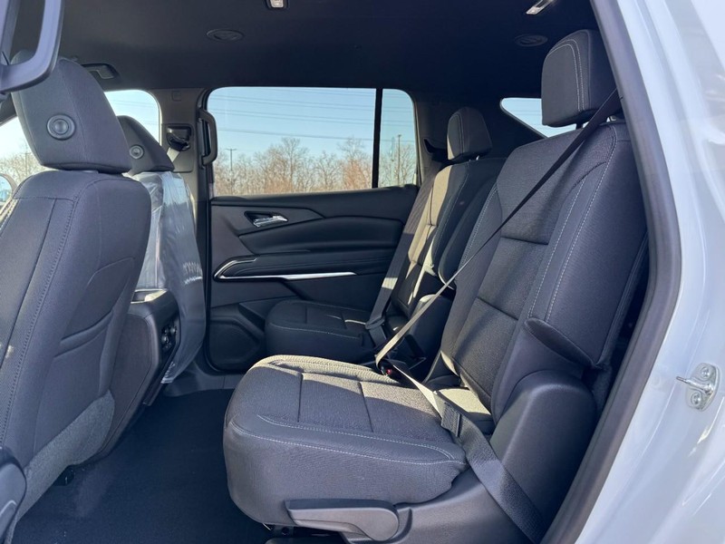 Chevrolet Traverse Vehicle Image 07