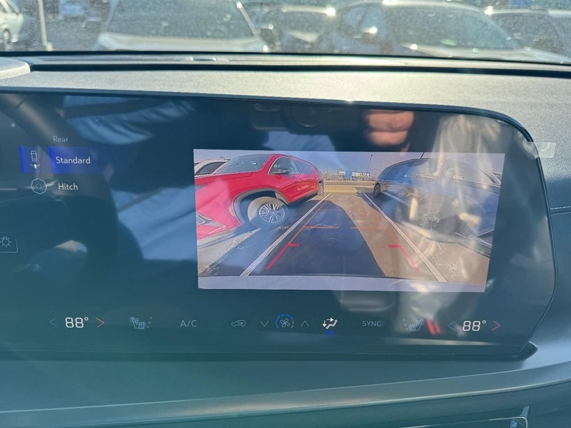 Chevrolet Traverse Vehicle Image 16