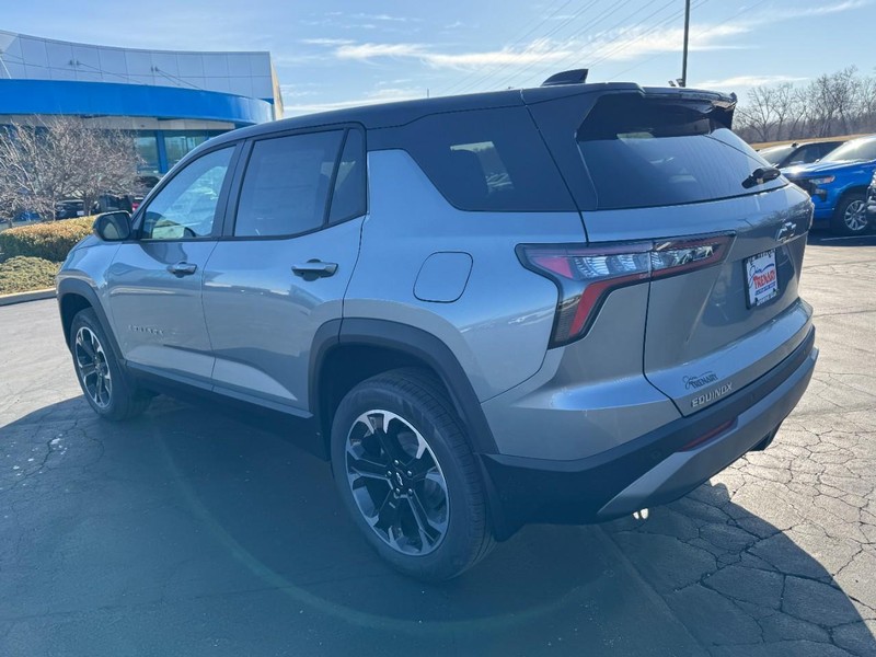 Chevrolet Equinox Vehicle Image 05