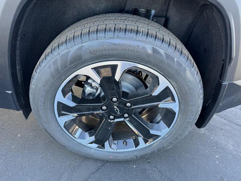 Chevrolet Equinox Vehicle Image 06