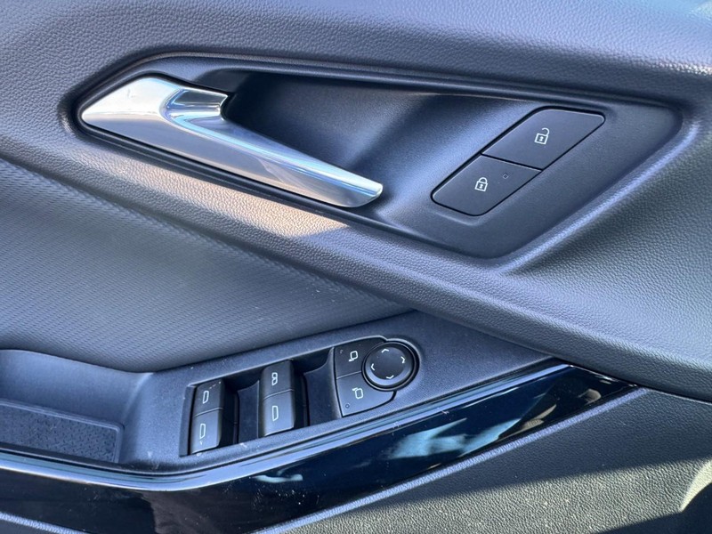 Chevrolet Equinox Vehicle Image 10