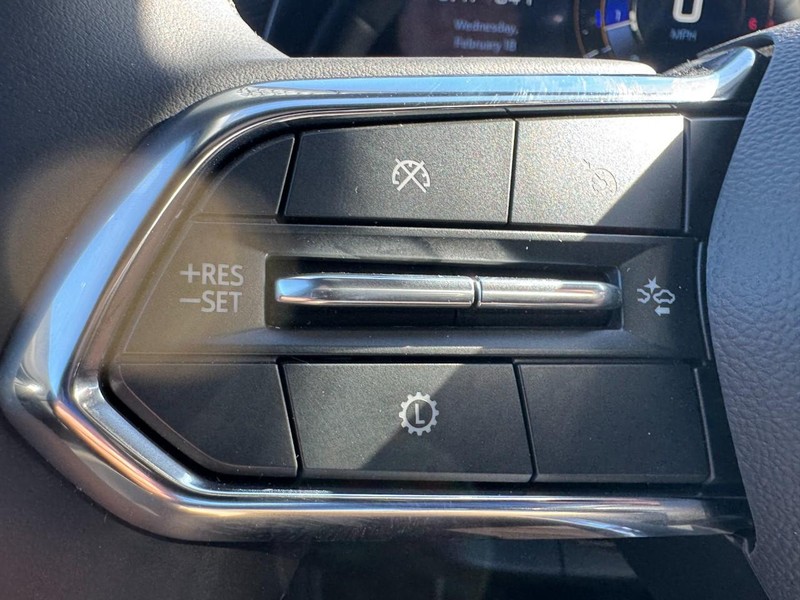 Chevrolet Equinox Vehicle Image 11