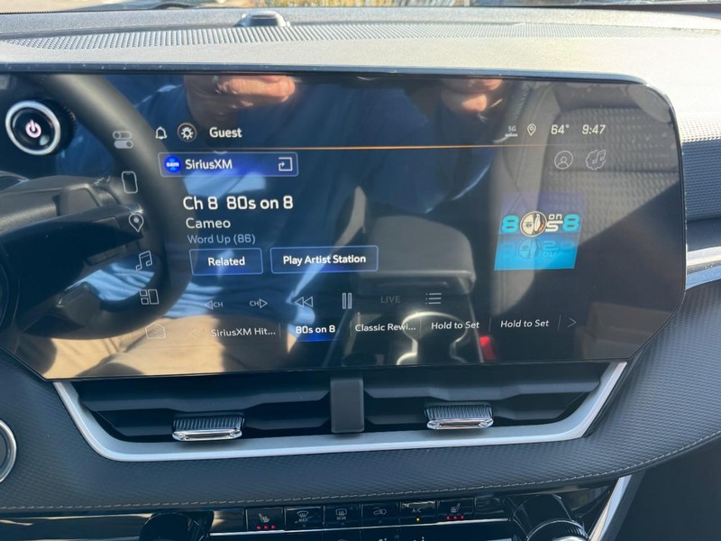 Chevrolet Equinox Vehicle Image 14