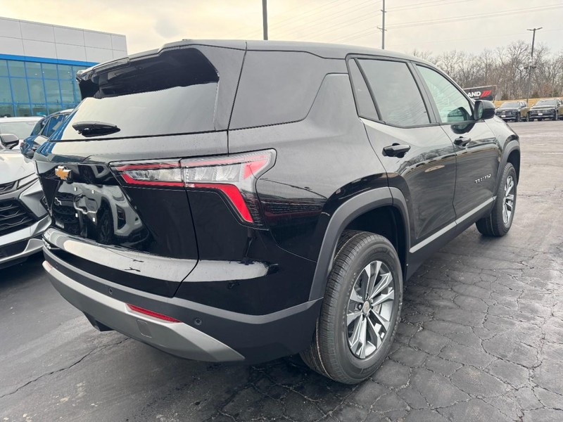 Chevrolet Equinox Vehicle Image 03