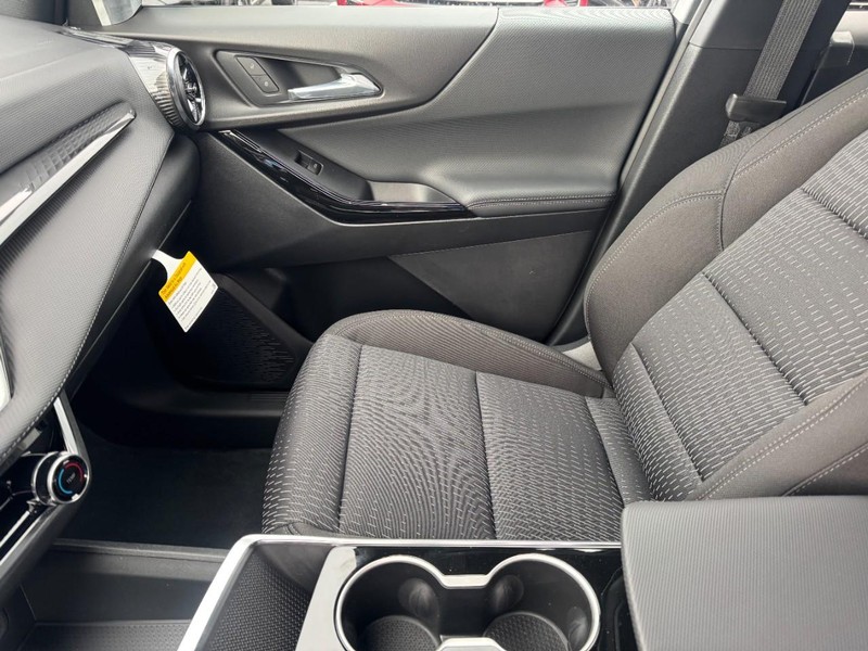 Chevrolet Equinox Vehicle Image 08