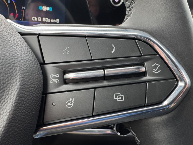 Chevrolet Equinox Vehicle Image 12