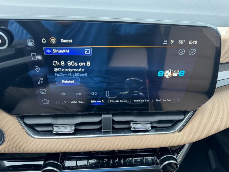 Chevrolet Equinox Vehicle Image 14