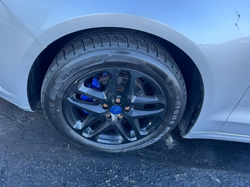 Ford Fusion Vehicle Image 05