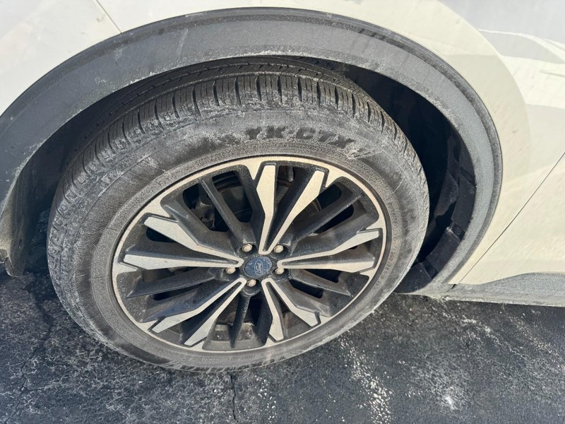 Ford Escape Vehicle Image 05