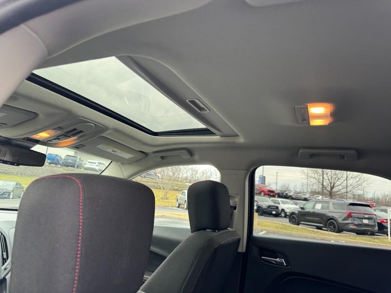 Chevrolet Equinox Vehicle Full-screen Gallery Image 11