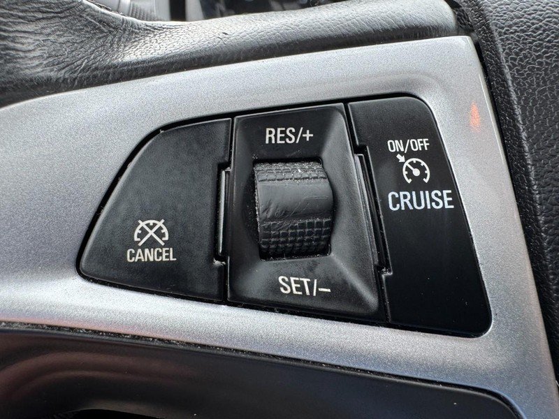 Chevrolet Equinox Vehicle Full-screen Gallery Image 17