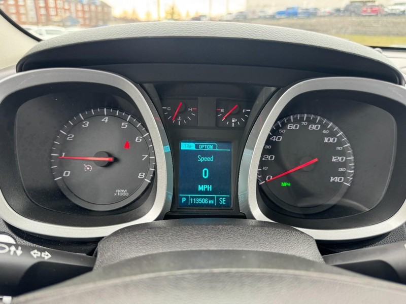 Chevrolet Equinox Vehicle Full-screen Gallery Image 22