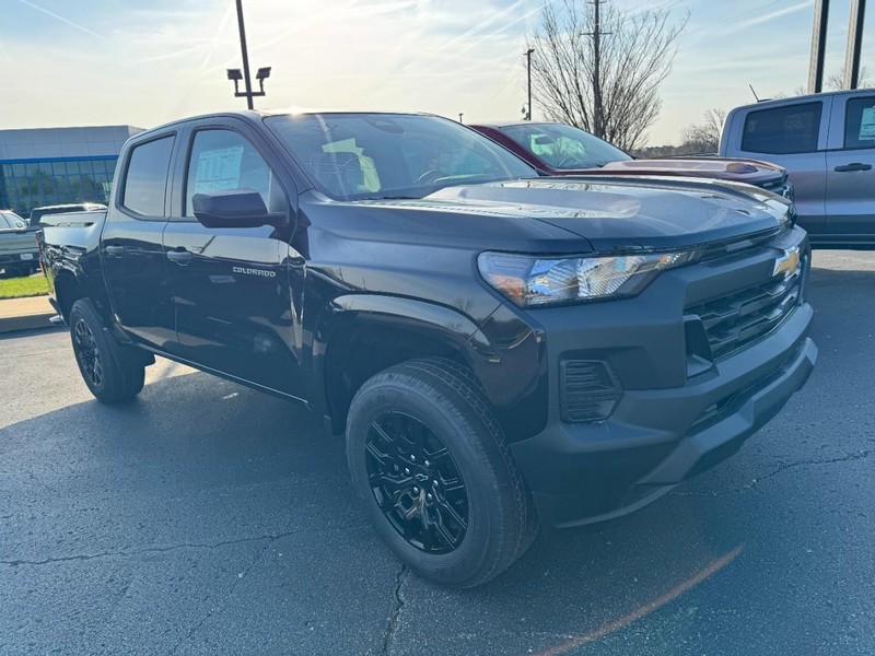 Chevrolet Colorado Vehicle Image 02