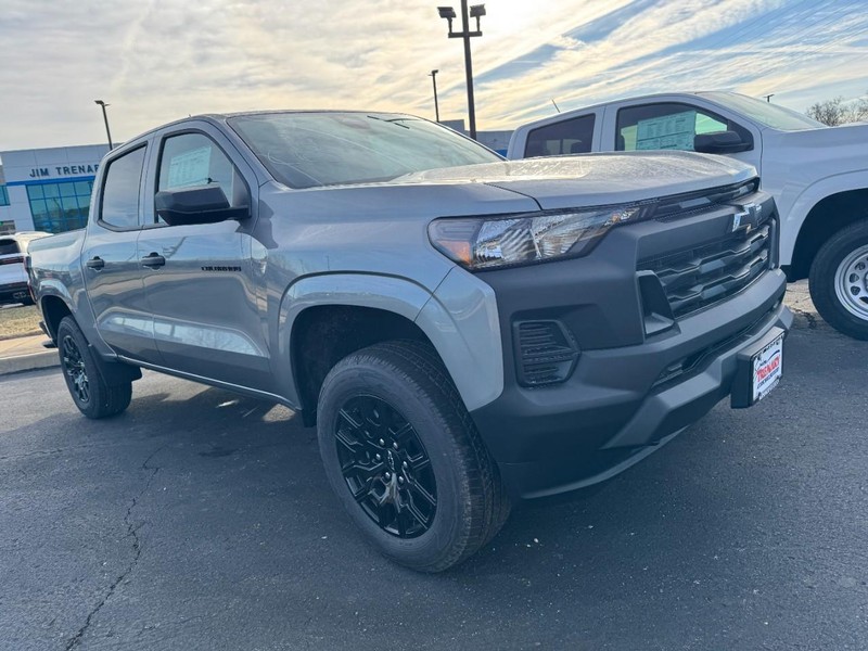 Chevrolet Colorado Vehicle Image 02