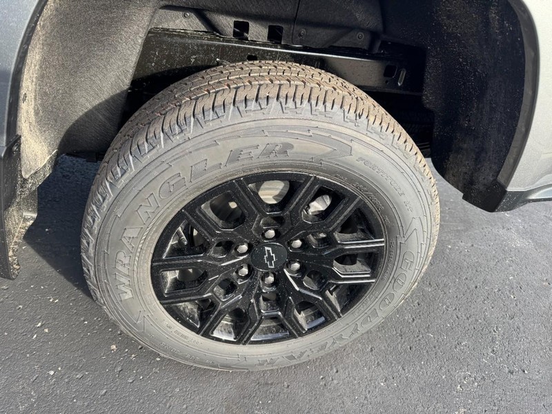 Chevrolet Colorado Vehicle Image 05