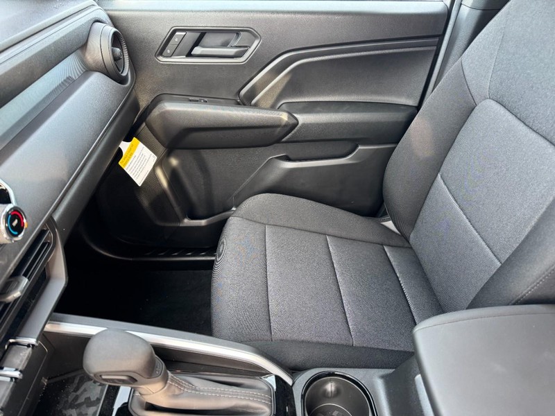 Chevrolet Colorado Vehicle Image 08