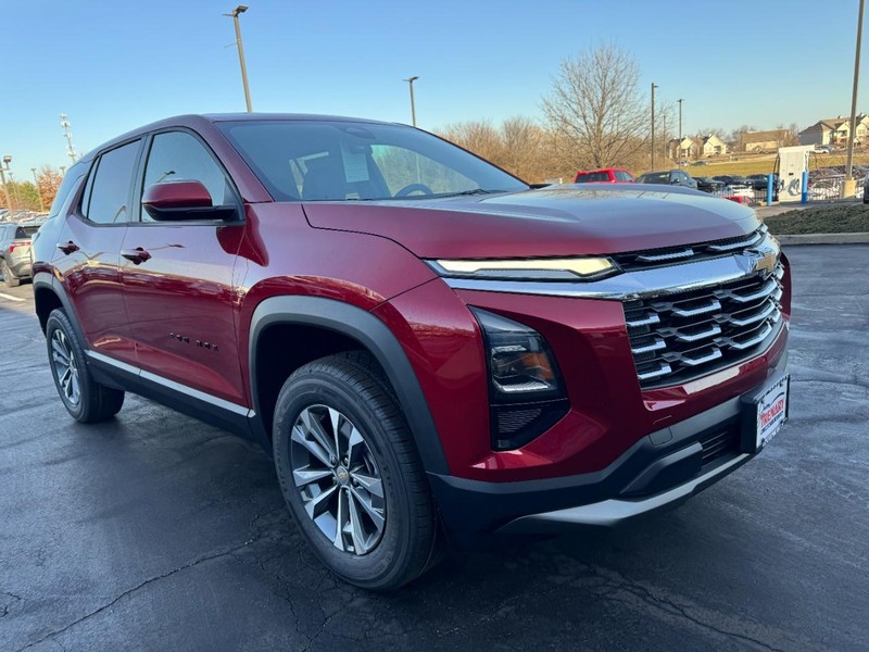 Chevrolet Equinox Vehicle Image 02