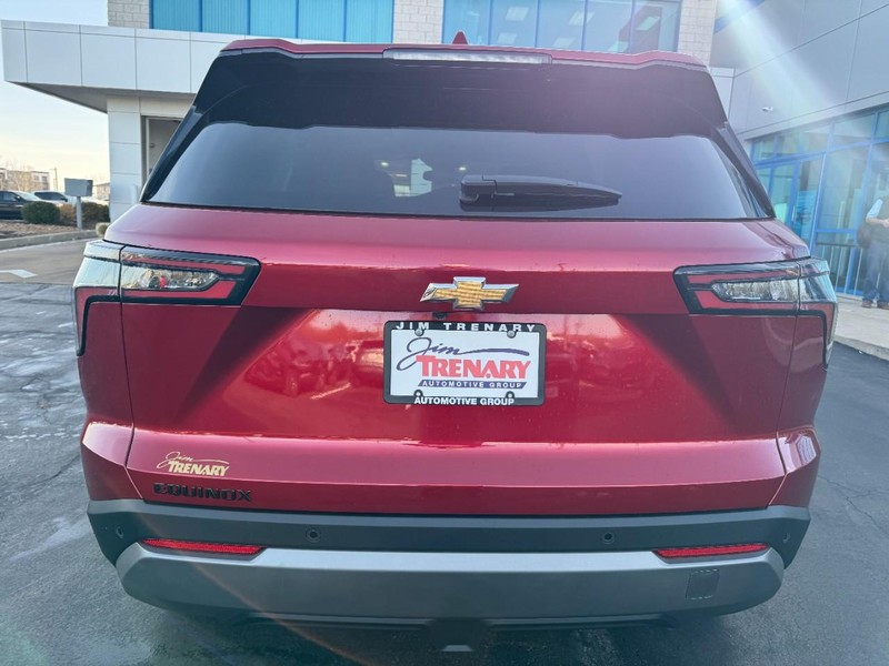 Chevrolet Equinox Vehicle Image 04