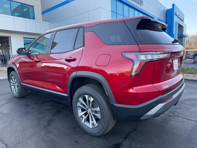 Chevrolet Equinox Vehicle Image 05