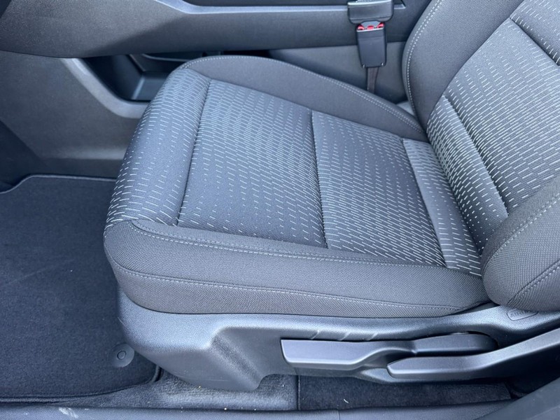 Chevrolet Equinox Vehicle Image 09