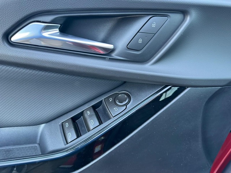 Chevrolet Equinox Vehicle Image 10