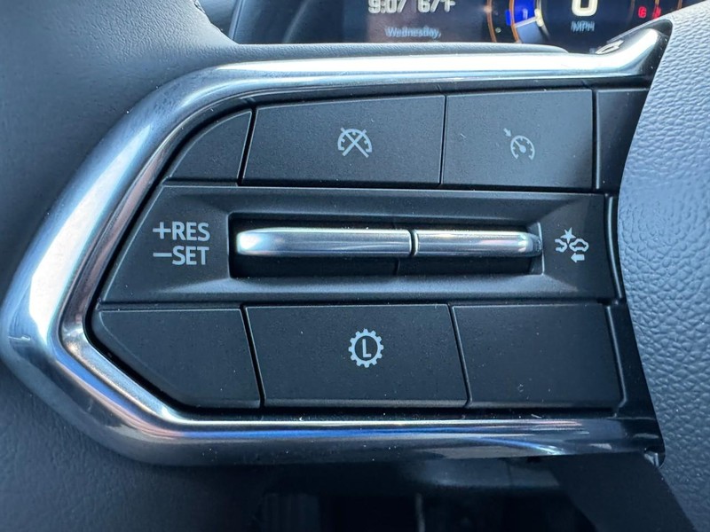 Chevrolet Equinox Vehicle Image 11