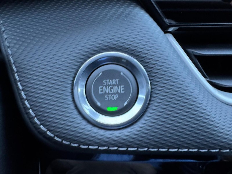 Chevrolet Equinox Vehicle Image 16