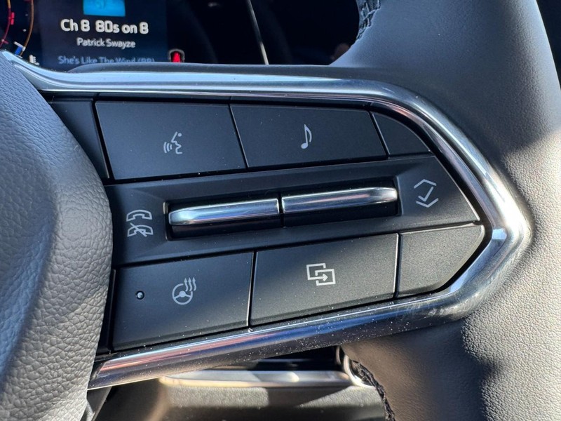 Chevrolet Equinox Vehicle Image 12